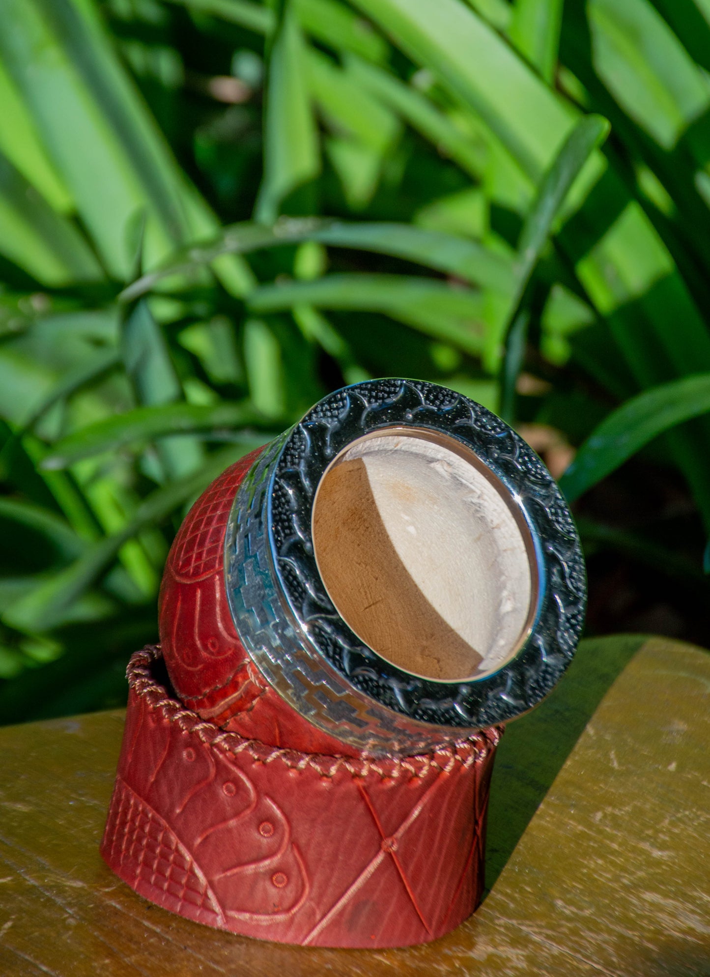 Mate Imperial Leather and Carved Base